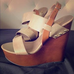 Brown/Tan Wedges
